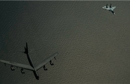 Chiến đấu cơ Su-27 của Nga &#39;bám&#39; đội máy bay ném bom Mỹ trên Biển Baltic