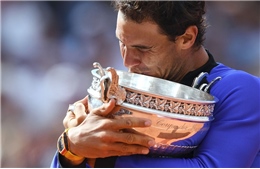 &#39;Vua đất nện&#39; Nadal lập kỷ lục cú ăn 10 Roland Garros