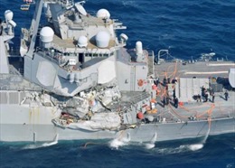 Bị tàu Philippines đâm, chiến hạm Mỹ bẹp mạn, chỉ huy bị thương