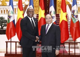 Thủ tướng Nguyễn Xuân Phúc tiếp Chủ tịch Thượng viện Cộng hòa Haiti 