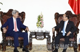 Thủ tướng Nguyễn Xuân Phúc tiếp cựu Ngoại trưởng Hoa Kỳ John Kerry