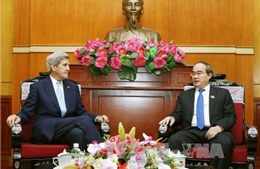 Bí thư Thành ủy Hồ Chí Minh tiếp cựu Ngoại trưởng Hoa Kỳ John Kerry
