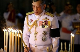 Nhà vua Thái Lan bị tấn công bằng súng đồ chơi tại Đức