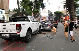 Hà Nội: Tai nạn liên hoàn giữa 4 xe ô tô trên phố Bà Triệu, 3 người bị thương