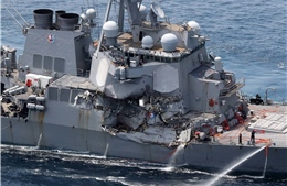 Tiết lộ mới nhất về vụ va chạm khiến tàu khu trục Mỹ USS Fitzgerald bẹp góc, chỉ huy bị thương