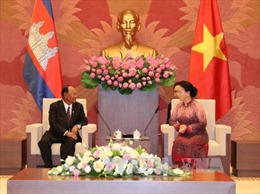 Chủ tịch Quốc hội đón, hội đàm với Chủ tịch Quốc hội Vương quốc Campuchia 