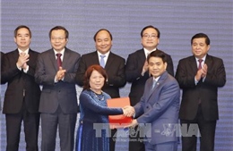 Hà Nội trao 48 quyết định đầu tư với số vốn trên 74.000 tỷ đồng