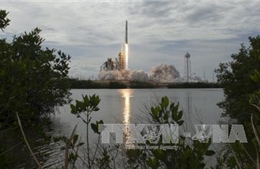 SpaceX đưa thành công 10 vệ tinh viễn thông lên quỹ đạo