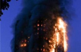Vụ cháy chung cư ở Anh: Thủ tướng May tuyên bố điều tra trên phạm vi toàn quốc