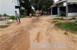Nhiều tuyến đường ở thành phố Kon Tum xuống cấp nghiêm trọng
