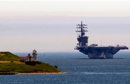 Tàu sân bay Mỹ USS Eisenhower phô diễn lực lượng tại Canada