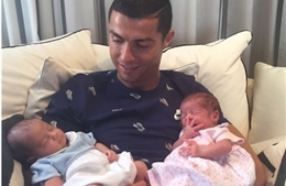 Ronaldo đã chi 200.000 euro nhờ đẻ thuê cặp song sinh một trai, một gái?