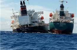 Giải cứu tàu biển chở 30.000 tấn hóa chất mắc cạn ở Bình Thuận