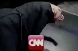 Tổng thống Trump tung video &#39;hạ đo ván&#39; CNN