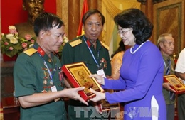 Phó Chủ tịch nước tiếp Đoàn đại biểu người có công tỉnh Thái Bình 