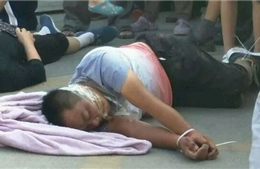 Trung Quốc: Không đồng ý đền bù, gia đình 7 người bị trói lôi xềnh xệch khỏi nhà