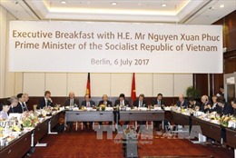 Thủ tướng Nguyễn Xuân Phúc đối thoại với các nhà đầu tư hàng đầu của CHLB Đức