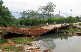 Tuyên Quang: Hiểm họa rình rập trong mùa lũ từ cây cầu gẫy