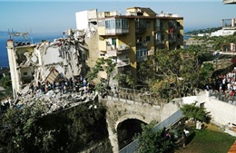 Sập chung cư ở Italy, 8 người mất tích