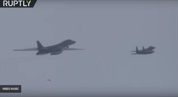 Xem máy bay ném bom chiến lược Mỹ-Hàn bắn phá bãi phóng tên lửa của kẻ địch giả định
