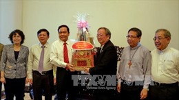 Chủ tịch Ủy ban Trung ương Mặt trận Tổ quốc Việt Nam thăm các chức sắc tôn giáo 