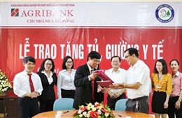 Agribank Lâm Đồng tặng 20 bộ tủ giường y tế cho Bệnh viện Nhi Lâm Đồng