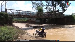 Sập cầu Nậm Ban do mưa lũ tại Sơn La