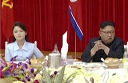 Vợ lãnh đạo Triều Tiên Kim Jong-un tái xuất, dập tắt tin đồn bất hòa