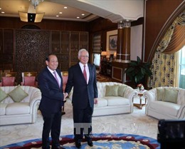Phó Thủ tướng Trương Hòa Bình chào xã giao Thủ tướng Malaysia Najib Razak 