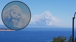 &#39;Mặt quỷ’ thò ra từ đám khói trên núi lửa Italy gây xôn xao