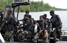 Lật tàu quân sự ở Cameroon, hàng chục binh sĩ mất tích 