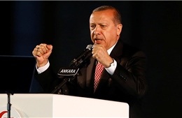 Một năm sau đảo chính bất thành, Tổng thống Thổ Nhĩ Kỳ cam kết cứng rắn với &#39;kẻ phản bội&#39;
