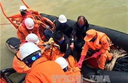 Thợ lặn tiếp cận tàu chìm tại Nghệ An, phát hiện thi thể 1 thuyền viên 