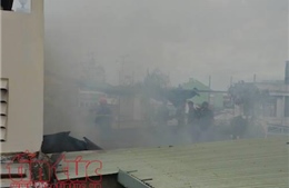 TP Hồ Chí Minh: Cháy dữ dội nhà dân trên đường Lê Văn Sỹ 