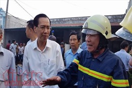 Phó Chủ tịch UBND TP Hồ Chí Minh trực tiếp đến hiện trường chỉ đạo khắc phục vụ cháy