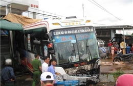 Tông xe liên hoàn tại Đắk Nông khiến nhiều người bị thương