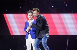 The Voice Kids 2017: &#39;Bạch Mã&#39; Duy Linh làm bừng sáng sân khấu tập 1