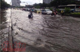 Sửa chữa hư hỏng đường Nguyễn Hữu Cảnh (TP Hồ Chí Minh) để giảm ùn tắc giao thông