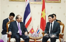 Thủ tướng Nguyễn Xuân Phúc gặp Tỉnh trưởng Nakhon Phanom, Thái Lan 