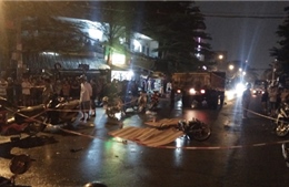 Thành phố Hồ Chí Minh: Va chạm với xe tải, ba người đi trên xe máy tử vong
