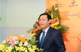 Phó Thủ tướng Vương Đình Huệ trao Huân chương Lao động hạng Nhì cho Công ty Eurowindow 