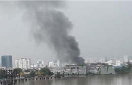 Đang cháy lớn kho hàng tại Cảng Hà Nội