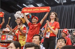 Á hậu Lệ Hằng đến Malaysia ủng hộ Sea Games 29 