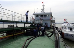 Kiểm tra tàu nghi vấn, phát hiện 700 m3 dầu không rõ nguồn gốc 