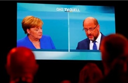 Thủ tướng Merkel chiến thắng áp đảo đối thủ trong tranh luận trên truyền hình 