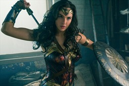 &#39;Wonder Woman&#39; lọt Top 5 phim siêu anh hùng doanh thu cao nhất mọi thời đại