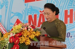Chủ tịch Quốc hội Nguyễn Thị Kim Ngân dự khai giảng năm học mới tại Tiền Giang 
