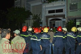 Căn nhà 4 tầng bùng cháy lúc 2 giờ sáng, 8 người thương vong