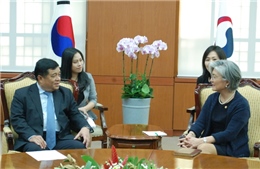 Bộ trưởng Kế hoạch và đầu tư Nguyễn Chí Dũng làm việc tại Hàn Quốc