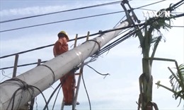 Hệ thống lưới điện Quảng Bình tan hoang sau bão số 10